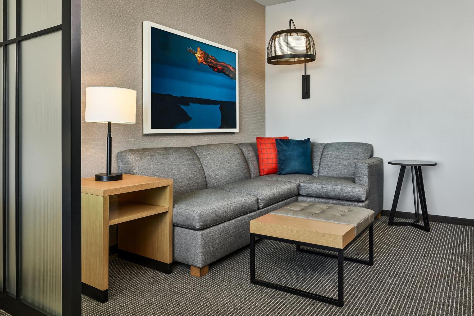 Hyatt Place Pena Station/Denver Airport Hotel Екстериор снимка